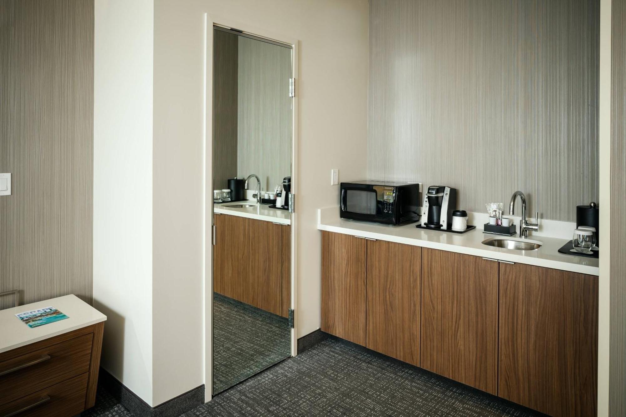 Courtyard By Marriott 3*