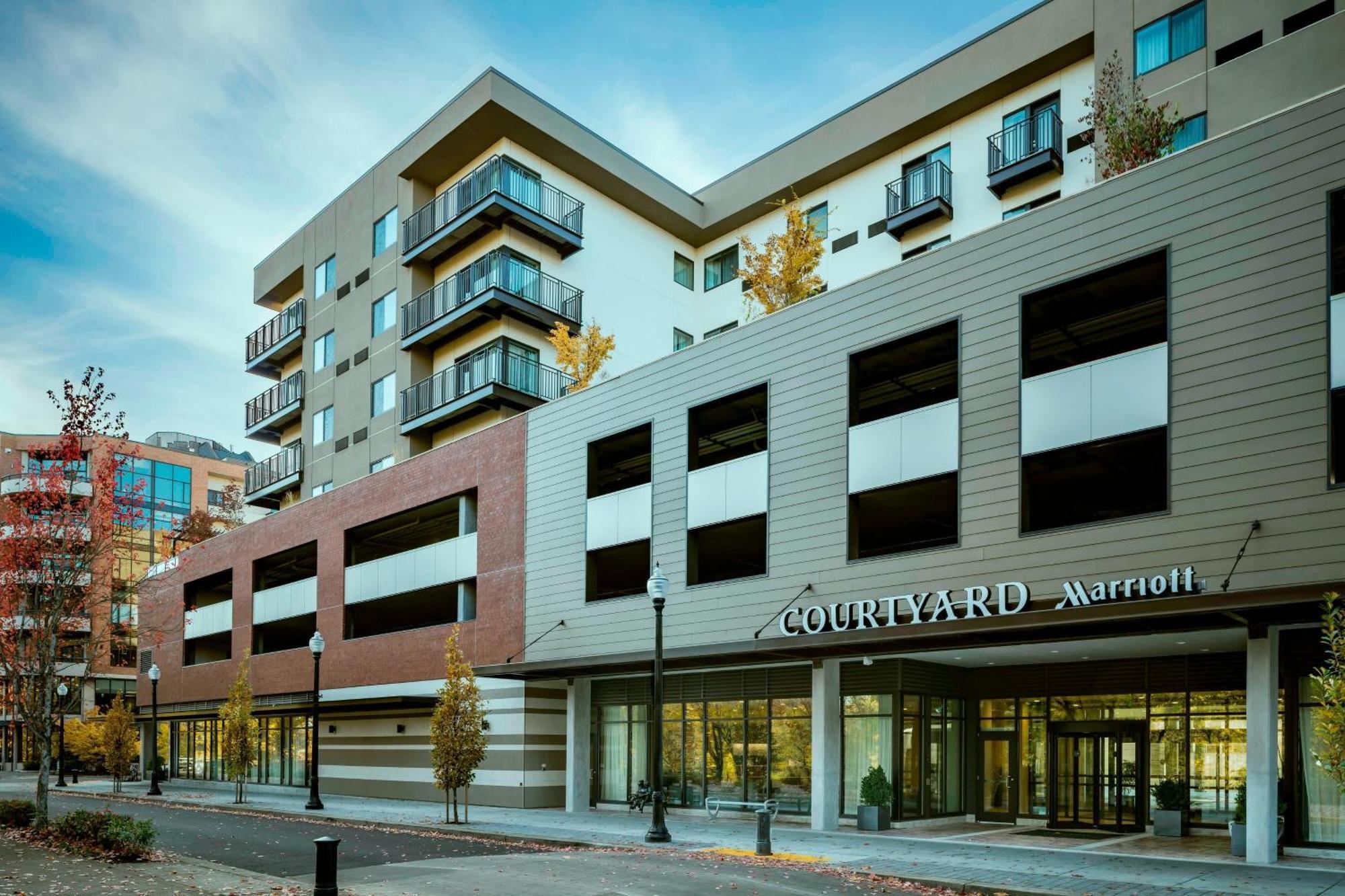 Hotel Courtyard By Marriott 3*