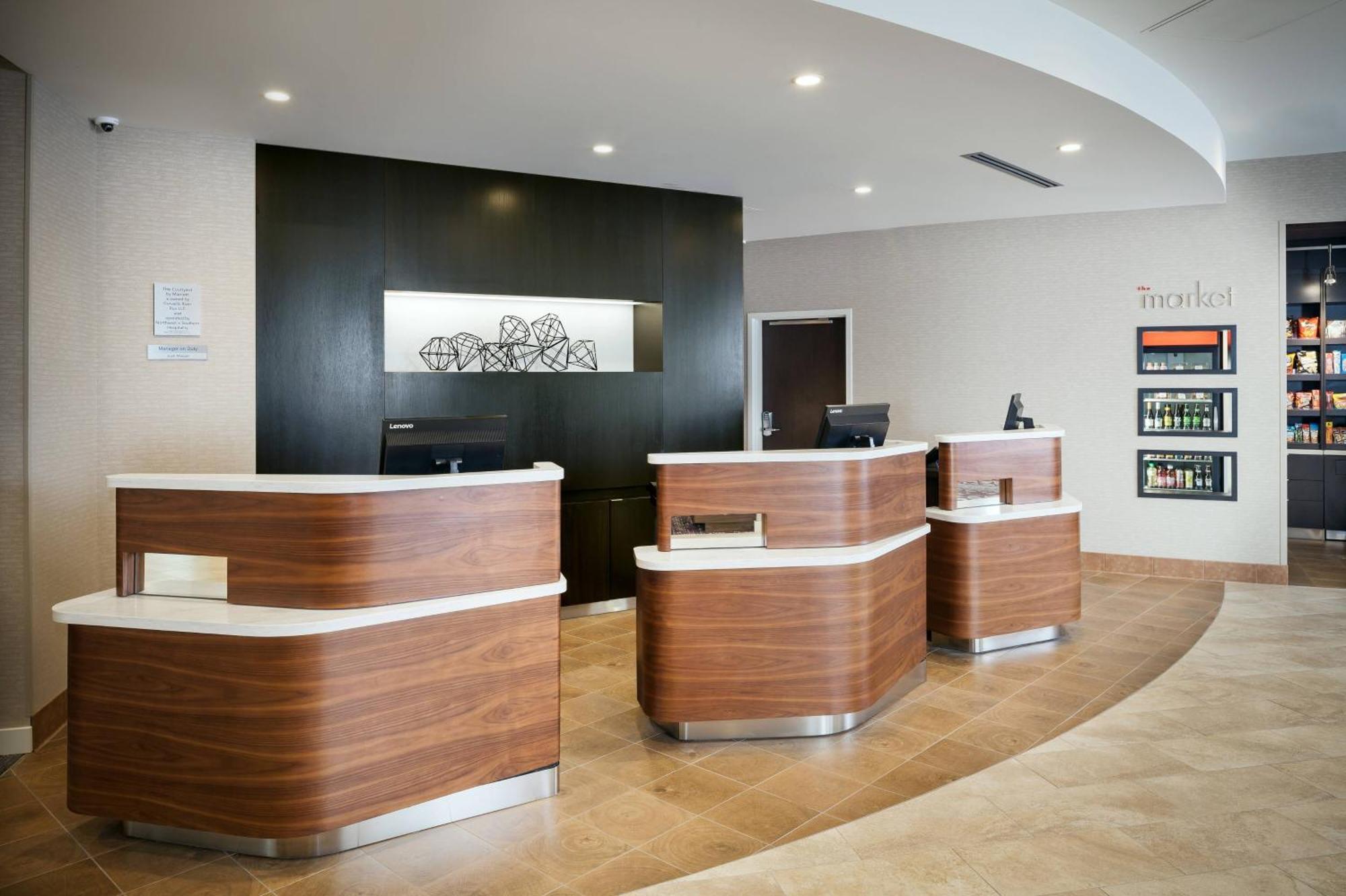 Courtyard By Marriott Hotel 3*