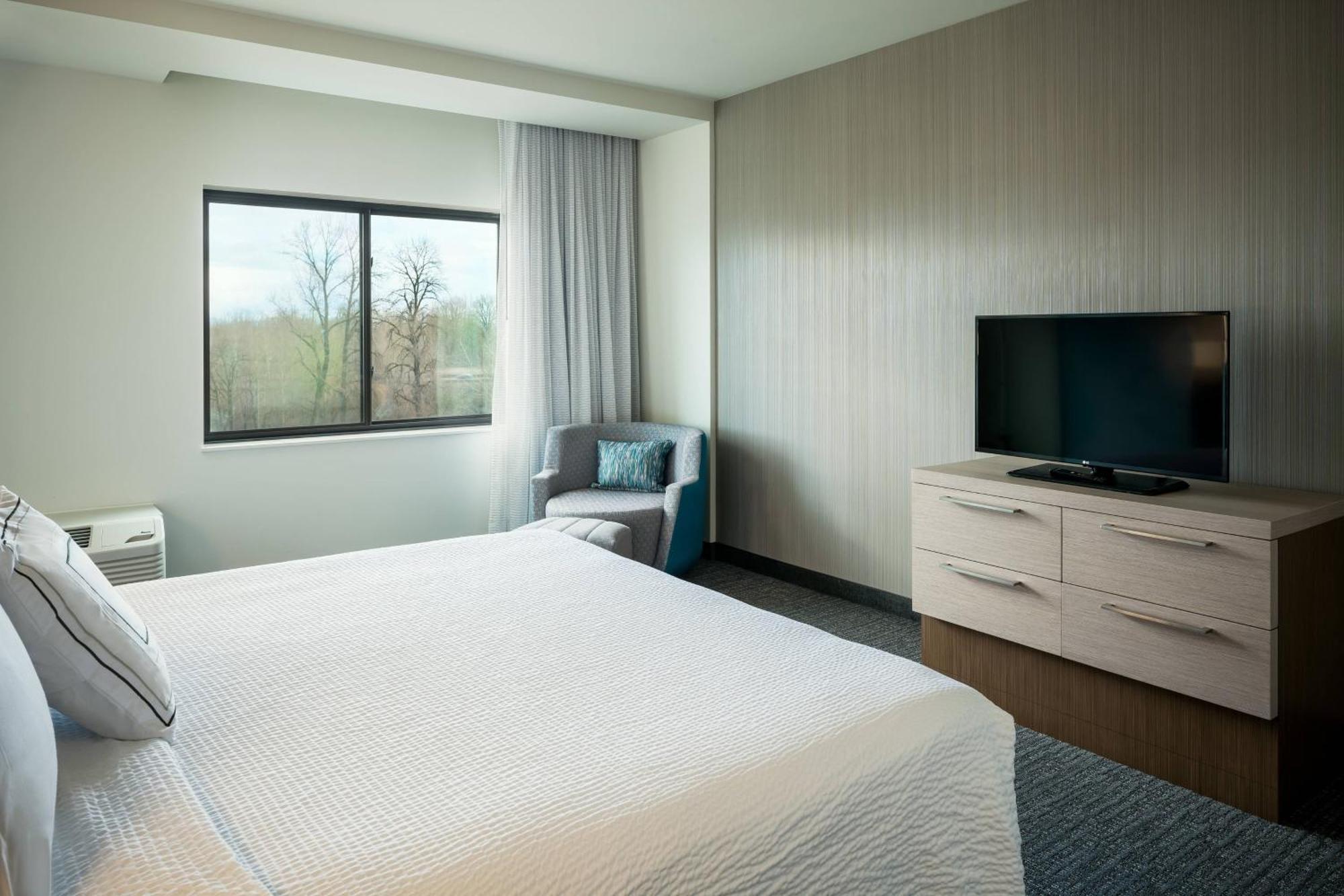 Courtyard By Marriott 3*